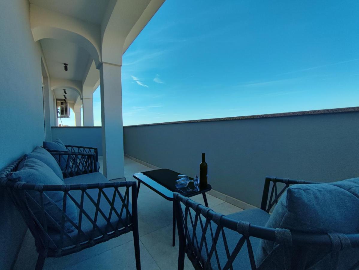Dali II Apartment Новаля Екстериор снимка
