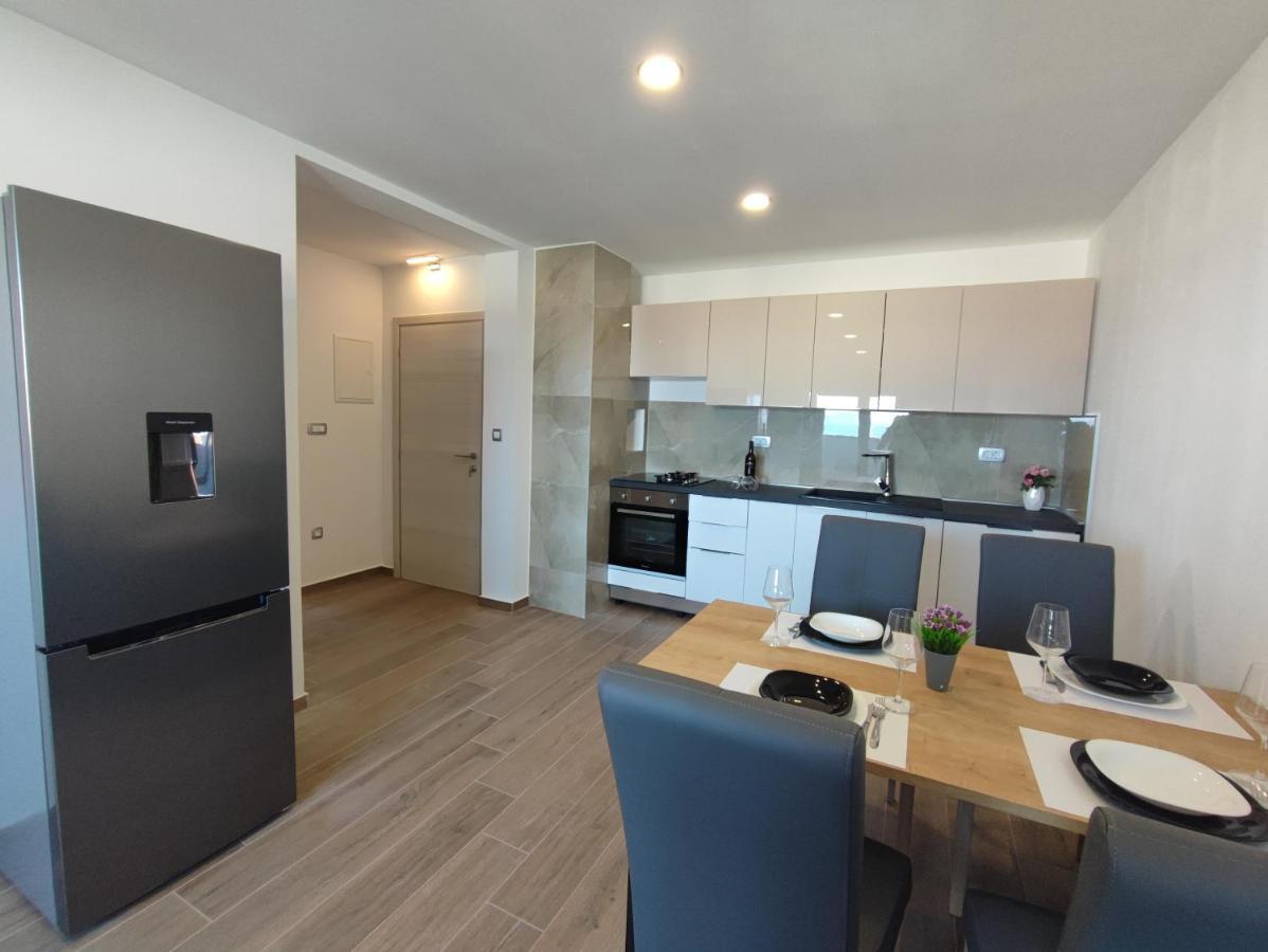 Dali II Apartment Новаля Екстериор снимка