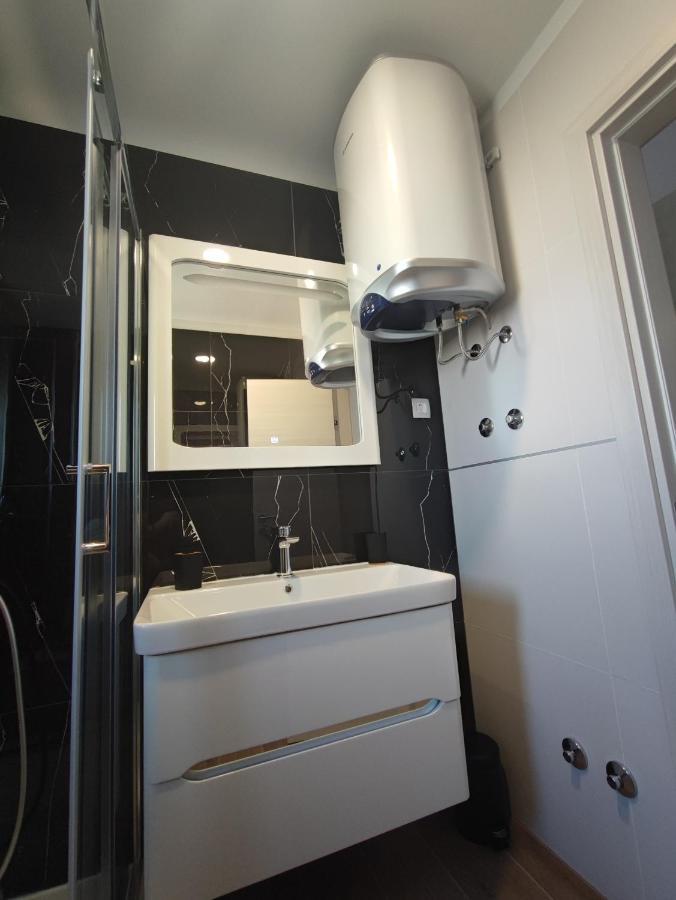 Dali II Apartment Новаля Екстериор снимка