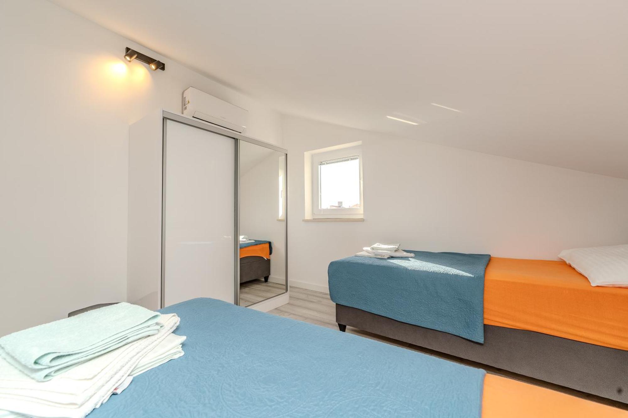 Dali II Apartment Новаля Екстериор снимка