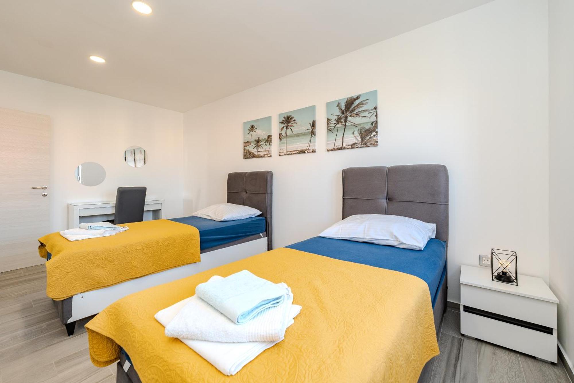 Dali II Apartment Новаля Екстериор снимка