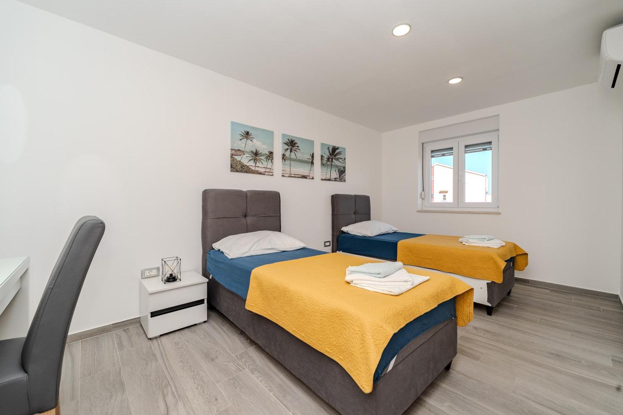 Dali II Apartment Новаля Екстериор снимка