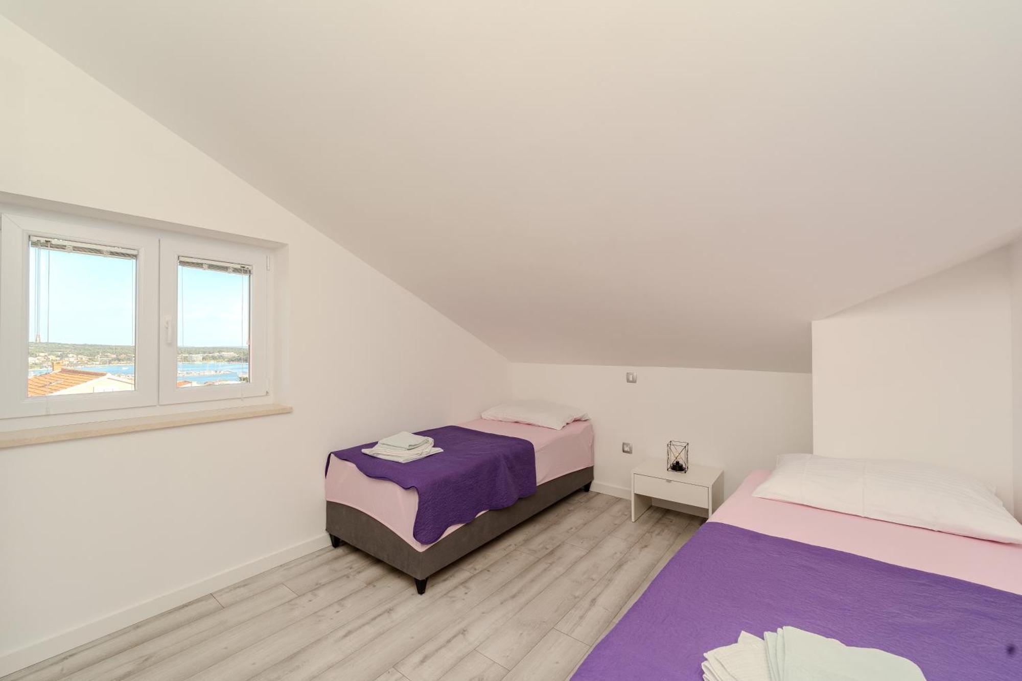 Dali II Apartment Новаля Екстериор снимка
