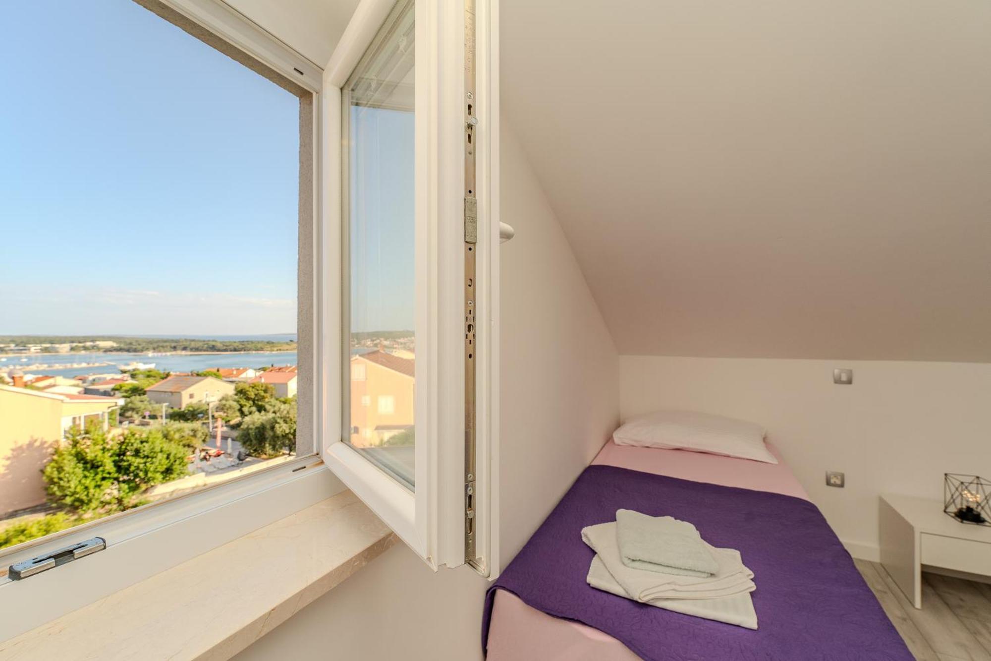 Dali II Apartment Новаля Екстериор снимка