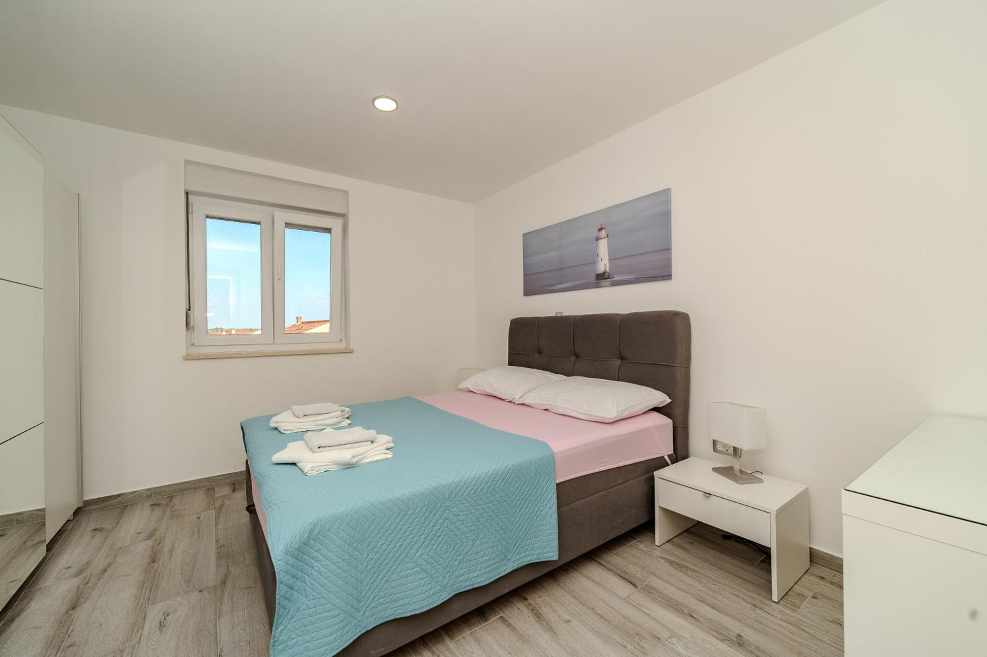 Dali II Apartment Новаля Екстериор снимка
