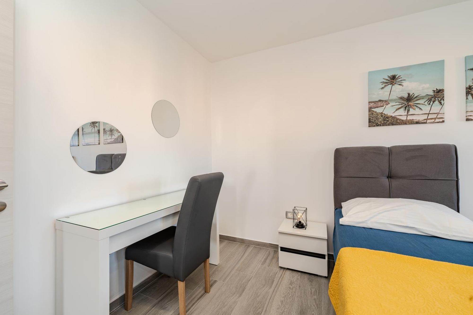 Dali II Apartment Новаля Екстериор снимка