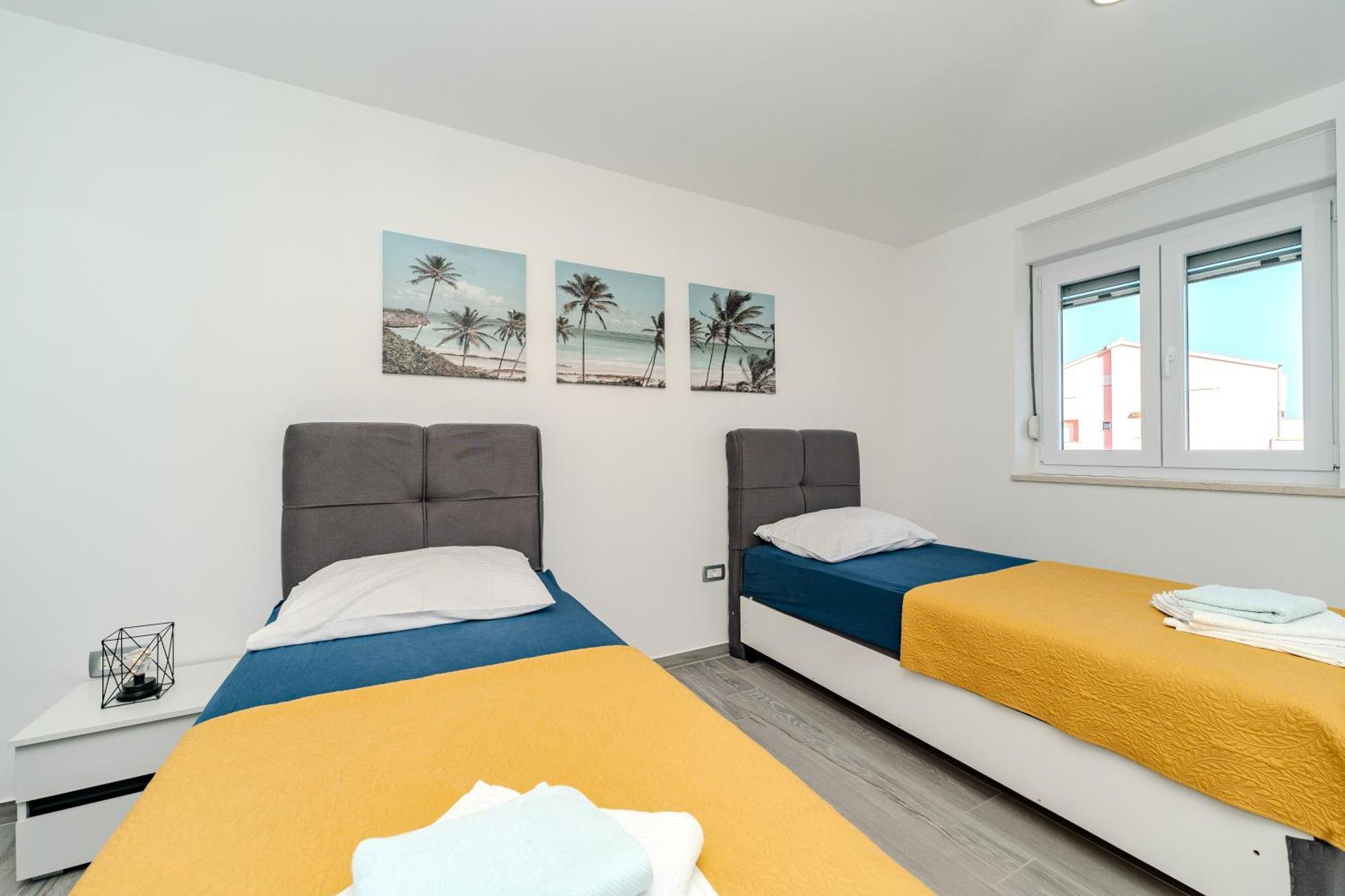 Dali II Apartment Новаля Екстериор снимка