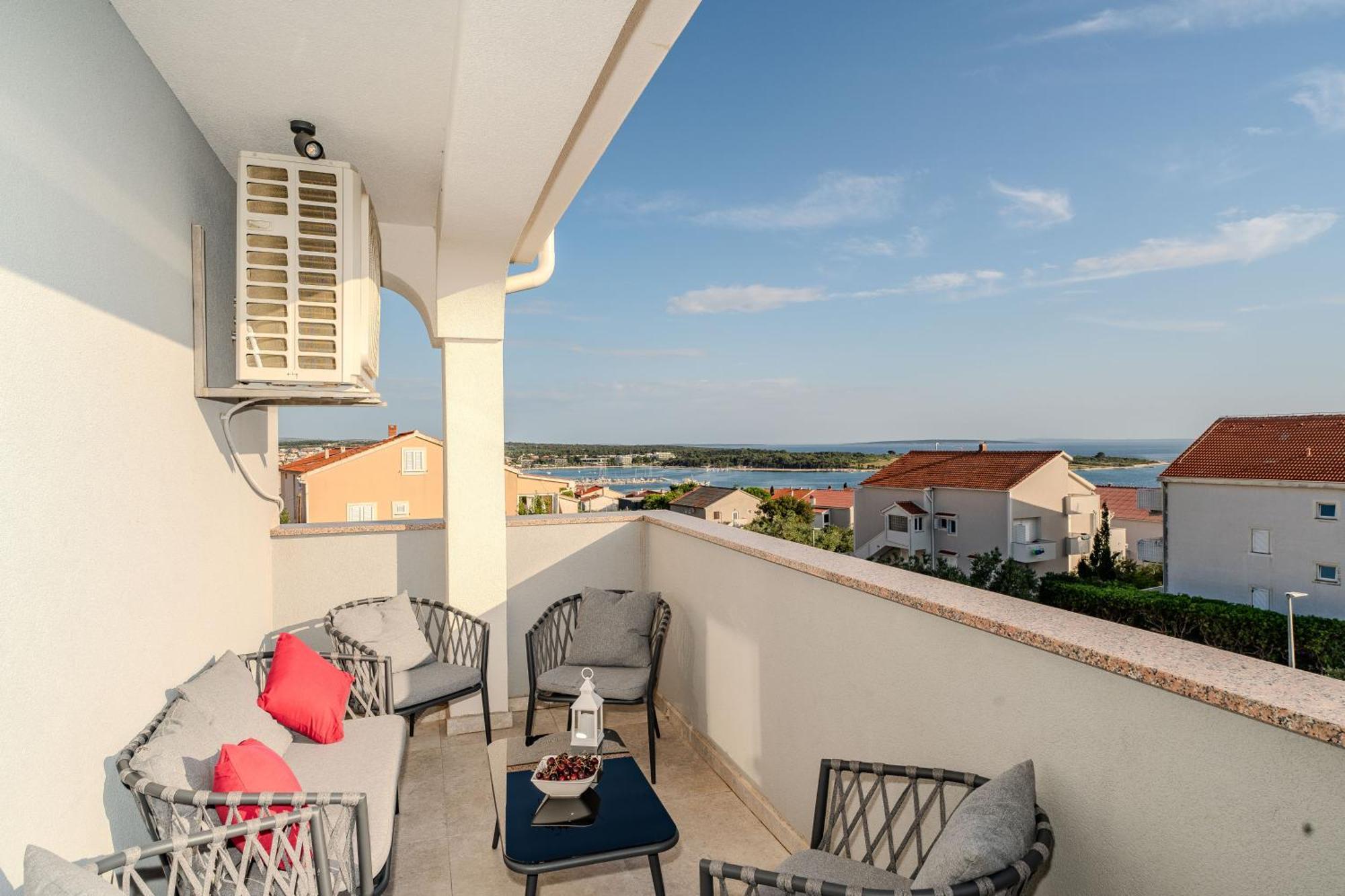 Dali II Apartment Новаля Екстериор снимка